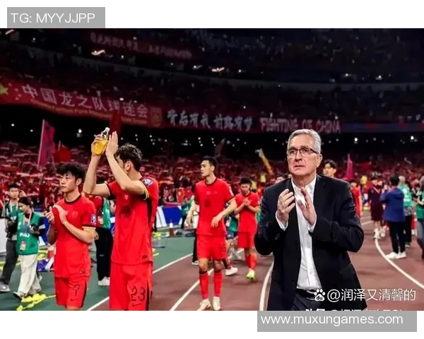 主教练战术板细节曝光备战策略震撼网友引发热议 主教练战术板细节曝光备战策略震撼网友引发热议